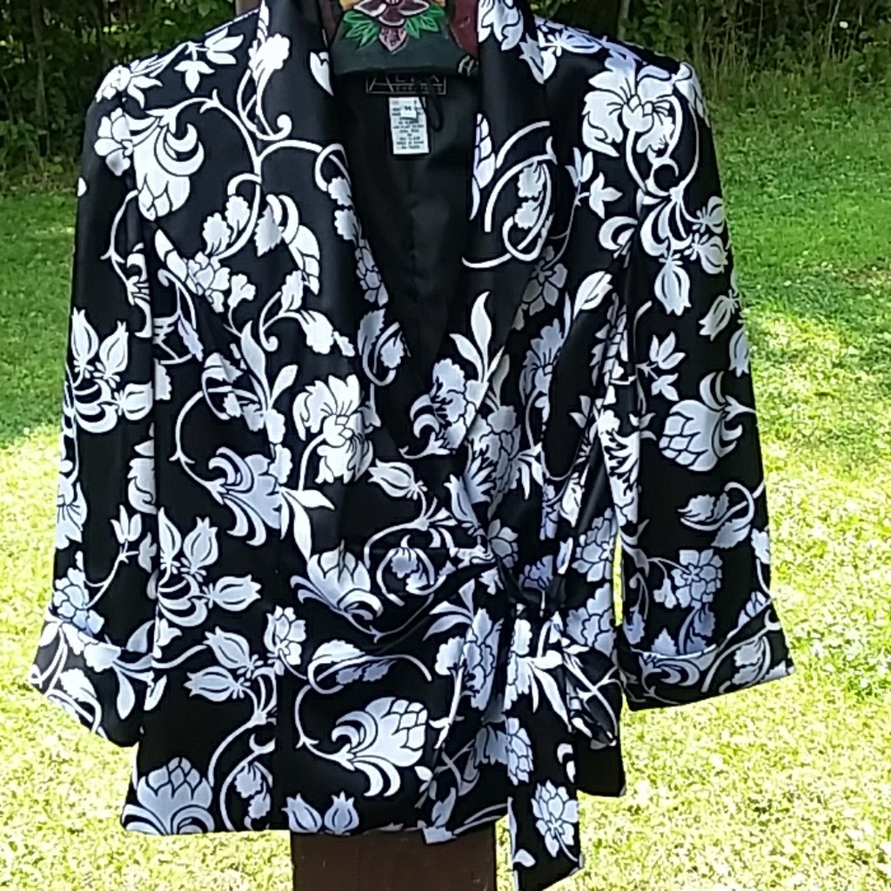 Alex Evenings Dressy Top  NWOT